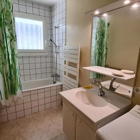 Apprt Calme Avec Balcon Proche Cannes Appartement
